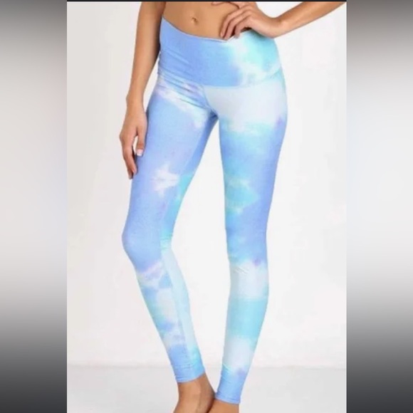 teeki Pants - Teeki Fairy Bath Tie Dye Cloud Hot Pants Leggings. Size M